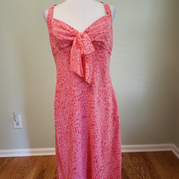 Maggy London Dresses & Skirts - Maggy London 100% Silk floral dress